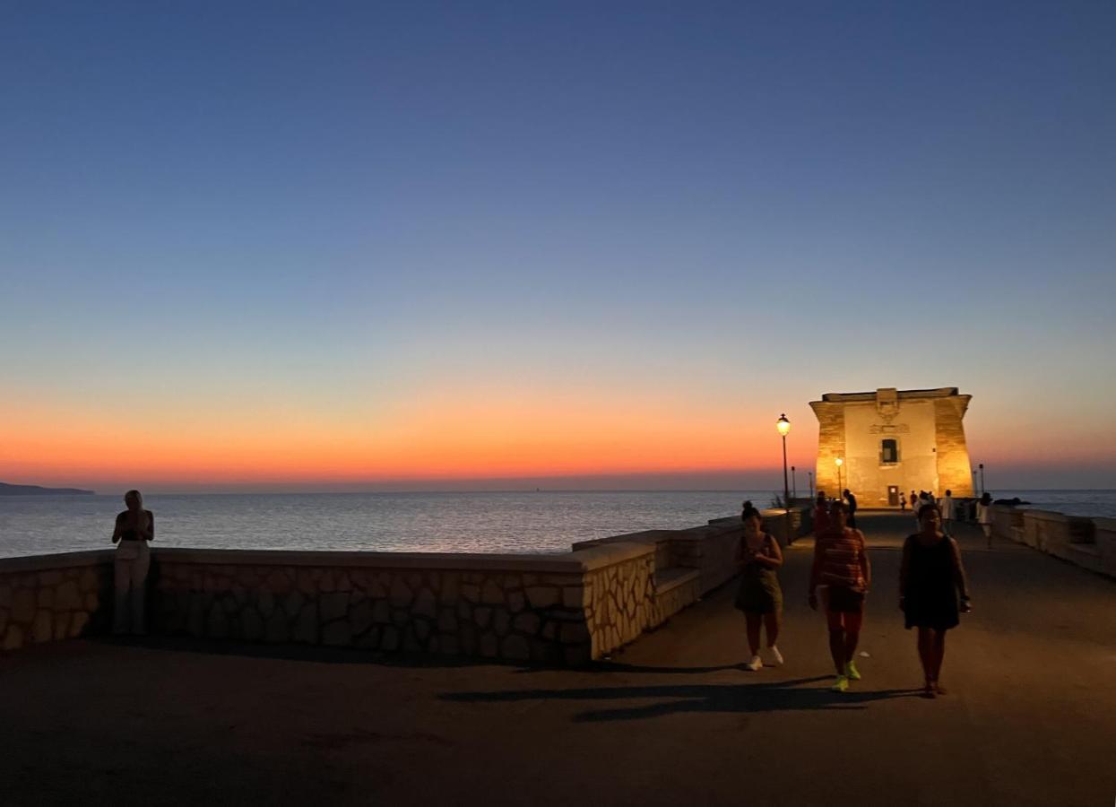 Attico Vista Mare Trapani Apartment Bagian luar foto