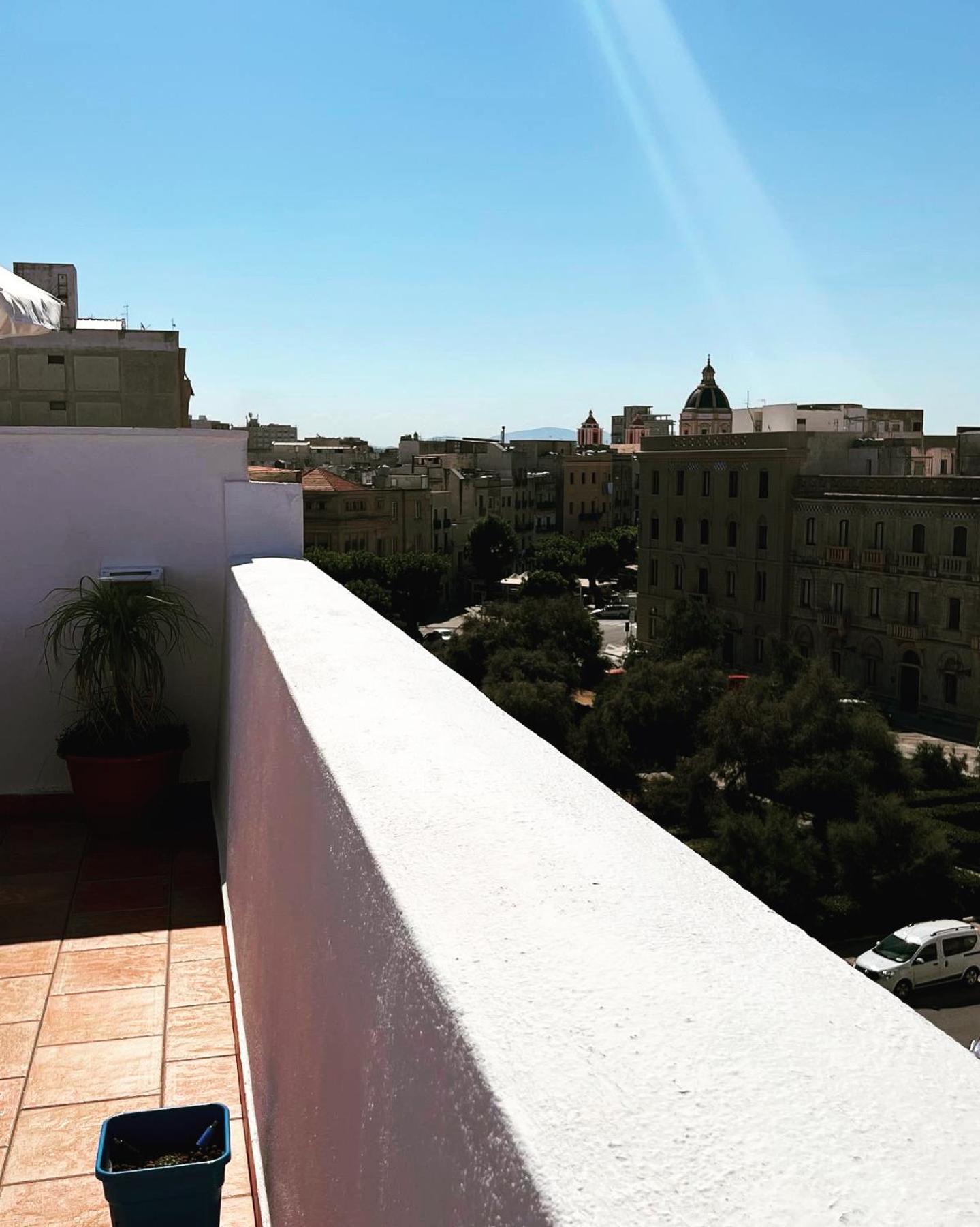 Attico Vista Mare Trapani Apartment Bagian luar foto