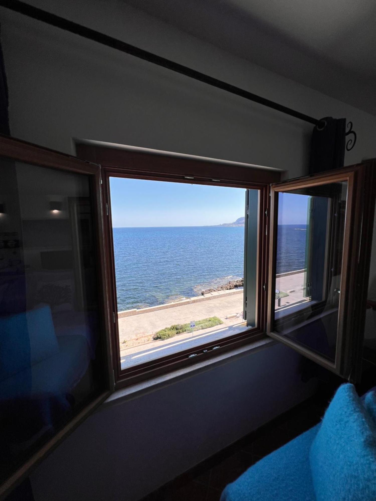 Attico Vista Mare Trapani Apartment Bagian luar foto